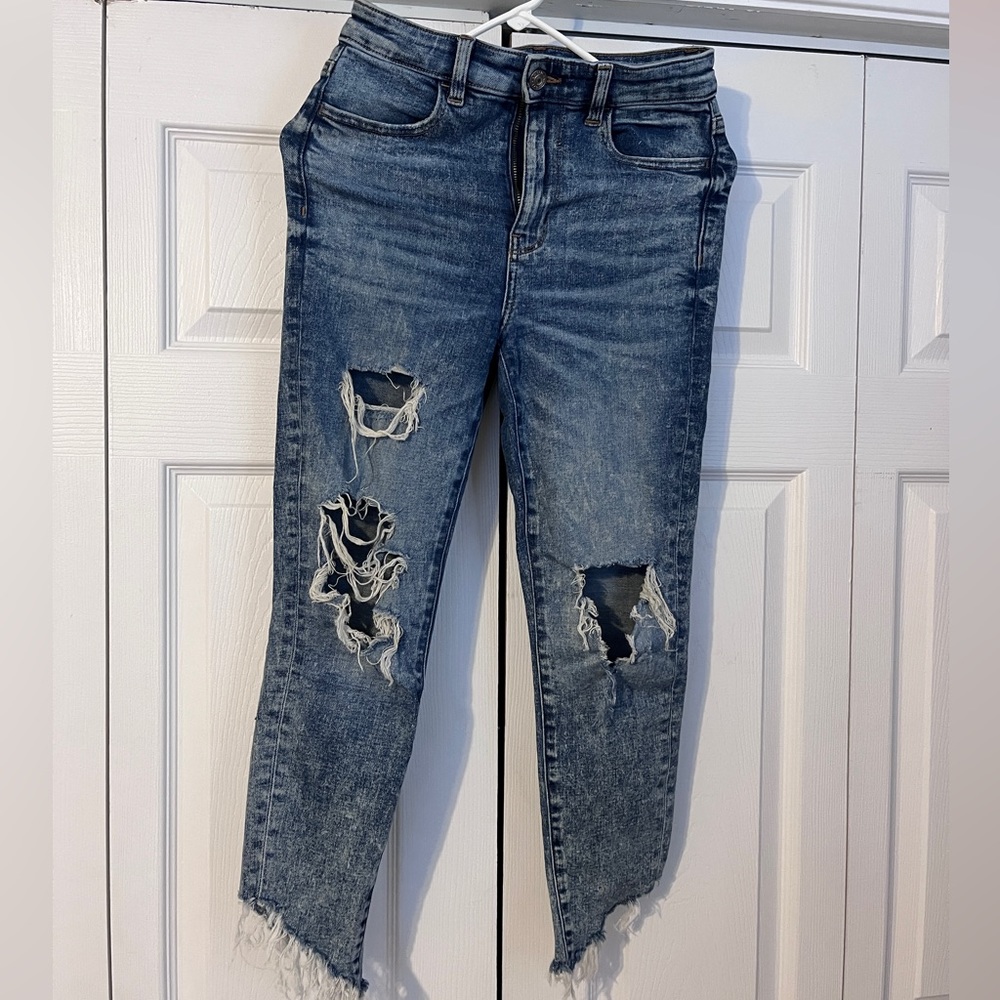 Women’s AEO distressed high rise jeans